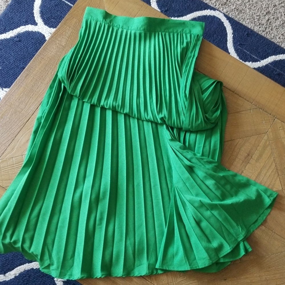Full-length Emerald Green Pleated Skirt (NWOT)